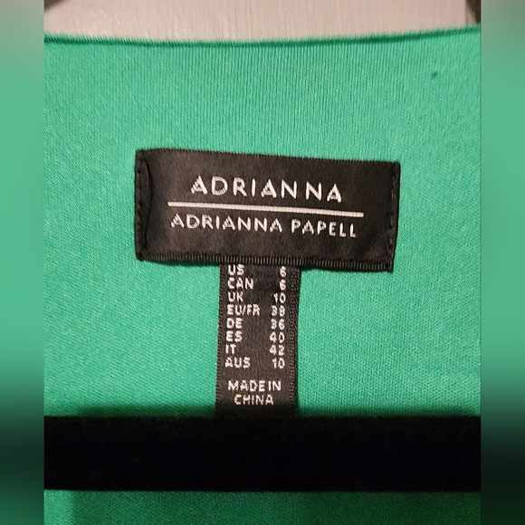 Adrianna Papell Classic Green Wrap Dress, NWOT, Size 6 - Picture 4 of 9